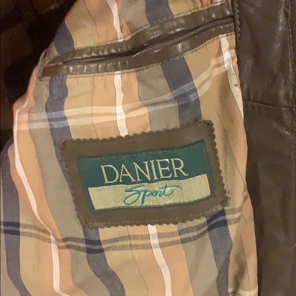 Heavy leather jacket - Picture 10 of 11